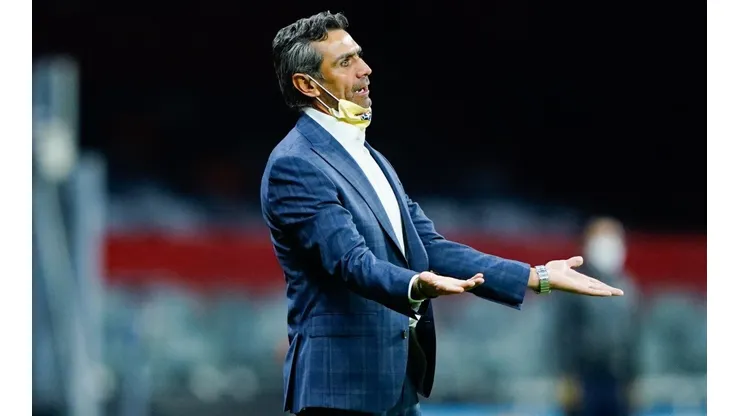 Gilberto Adame renunció tras la salida de Santiago Solari