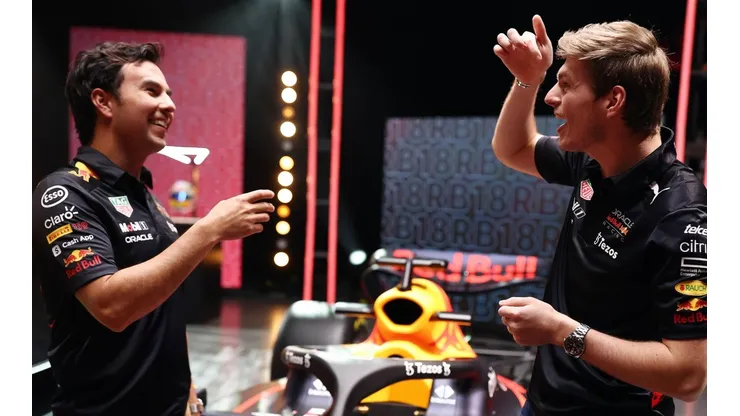 La épica reacción de Checo al enterarse cuánto ganará Verstappen en 2022
