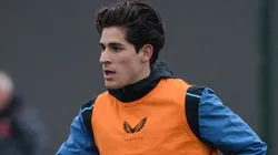 Santiago Muñoz gana terreno en Newcastle.