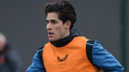 Santiago Muñoz gana terreno en Newcastle.