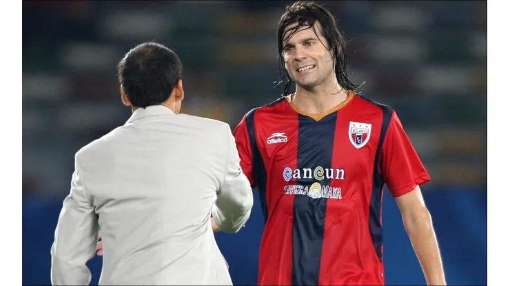 Solari junto a Cruz en Atlante