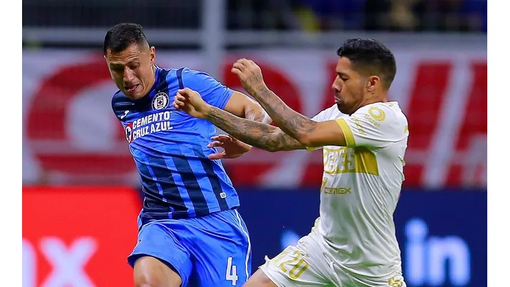 Cruz Azul enfrenta a Tigres UANL.
