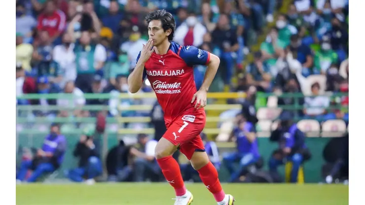 Canterano de Chivas destrozó a JJ por estar "inflado"