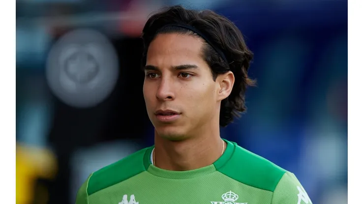 Diego Lainez no jugará el derbi contra Sevilla