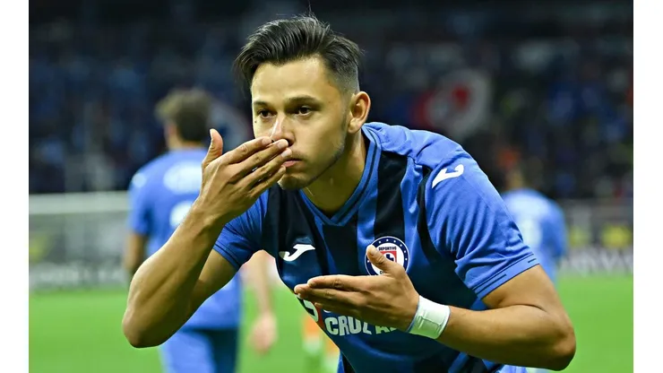 Ángel Romero se estrena en las redes con el Cruz Azul.