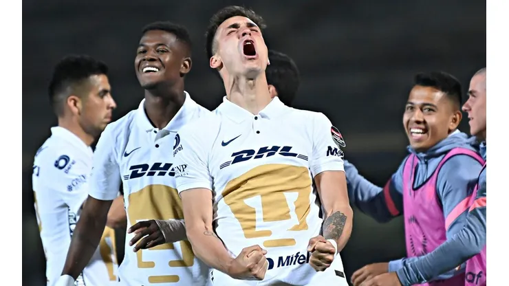 Dinenno marcó un doblete para Pumas.