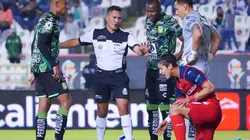 Fernando Guerrero no pitó el penalti cometido sobre Ángel Zaldívar.