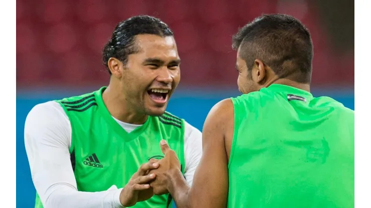¿Gullit Peña está bebiendo?