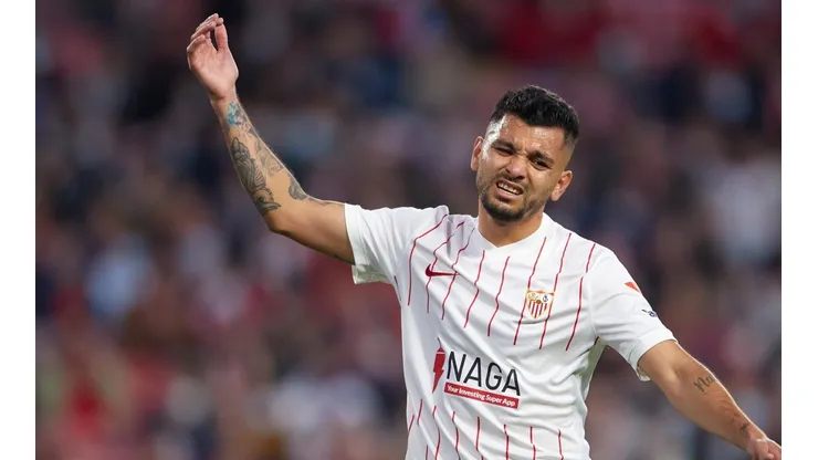 DT de Sevilla no pidió por el fichaje de Tecatito Corona