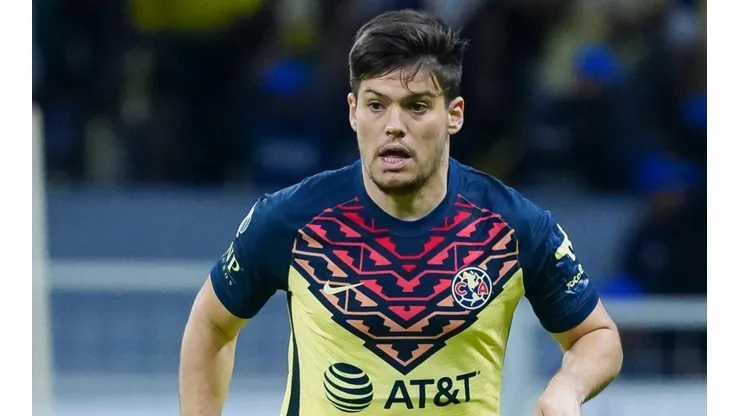 Jorge Meré en su debut con América contra Atlético de San Luis.