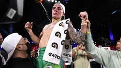 Oscar Valdez y su equipo le tiraron toda la presión a Shakur Stevenson para la unificación