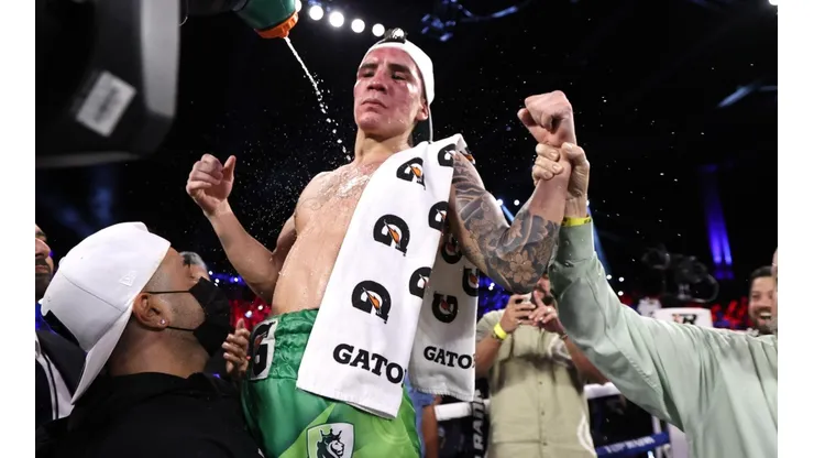 Oscar Valdez y su equipo le tiraron toda la presión a Shakur Stevenson para la unificación
