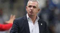 Javier Aguirre no quiere dejar el mando