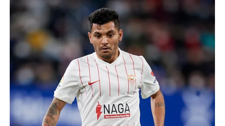 Tecatito Corona jugó su cuarto partido con el Sevilla, tercero en La Liga.