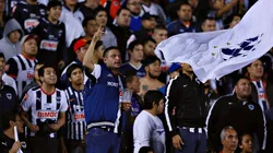 Fanáticos de Rayados se pelean en Abu Dabi.
