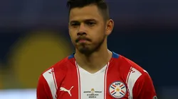 Aseguran que busca privilegios en el vestidor