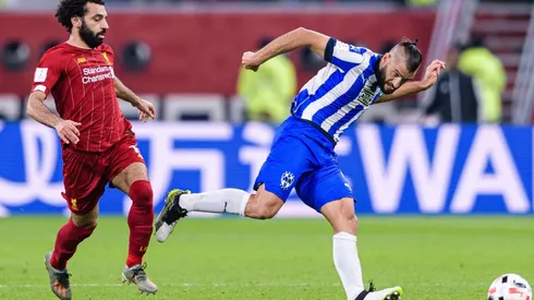 Nicolás Sánchez contra Mohamed Salah en las semifinales de 2019.