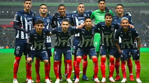 Los Rayados previo a abordar el avión hacia Abu Dabi.