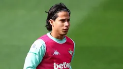 El futuro de Diego Lainez está cerca de definirse.