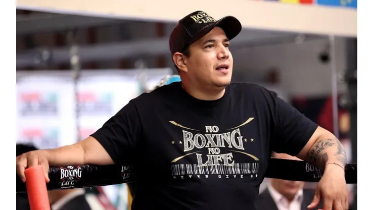 Eddy Reynoso tuvo un fuerte cruce ante el promotor de David Benavidez.