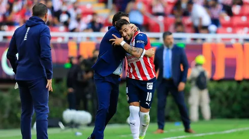 Vega saluda a Leaño tras igualar el partido