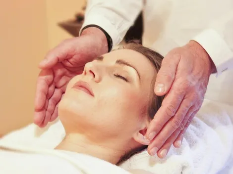 ¿Qué es el reiki y cómo funciona?
