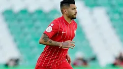 Tecatito ingresó en el segundo tiempo