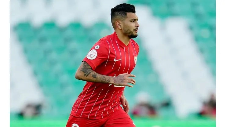 Tecatito ingresó en el segundo tiempo
