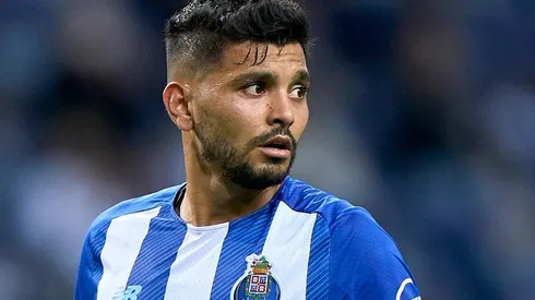 Tecatito Corona tendrá la obligación de ser "goleador" en Sevilla