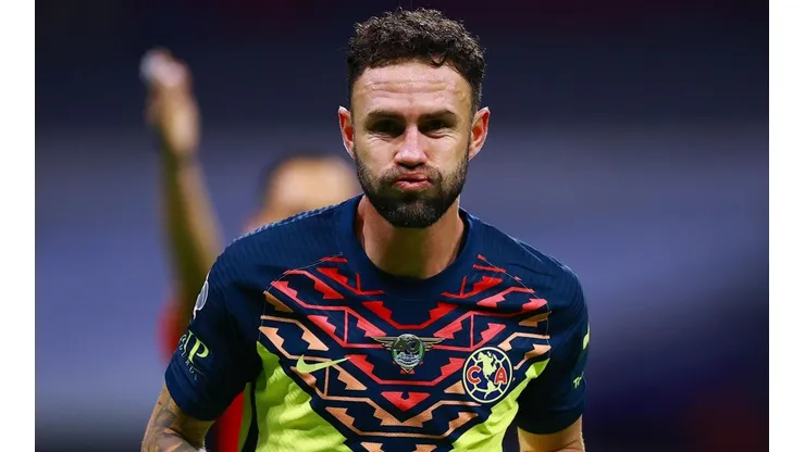 Layún no quiere portar el 29 y pide que le devuelvan el 19
