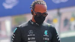 El piloto británico seguiría viviendo problemas de racismo