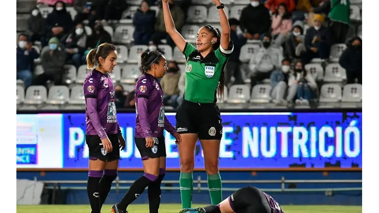 El arbitraje, un problema que continúa en la liga femenil (Foto: imago7)
