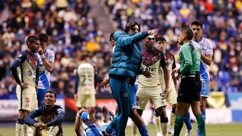 Santiago Solari fue expulsado a los 31 minutos.