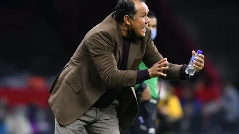 Reynoso pretende un defensor central más.