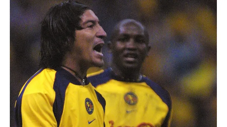El chileno portó el dorsal 10 con las Águilas durante el título de 2002