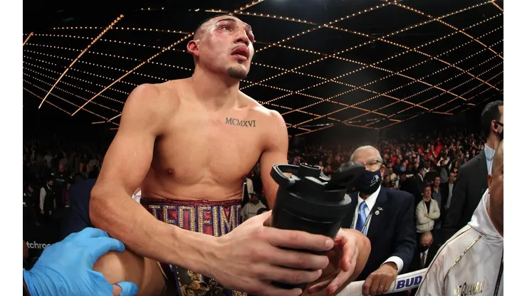 Avisó Bob Arum: Teófimo López abandonará la división de peso ligero