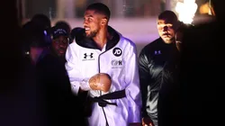 Anthony Joshua cierra el año entrenando con Floyd Mayweather