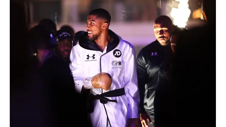 Anthony Joshua cierra el año entrenando con Floyd Mayweather