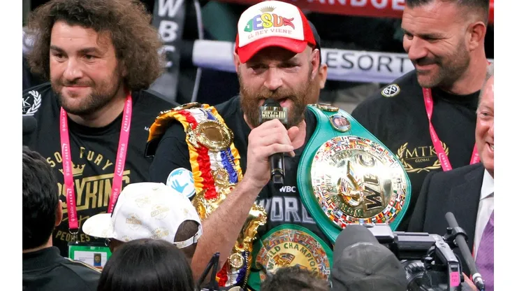 Tyson Fury le ganó el primer round a Dillian Whyte.