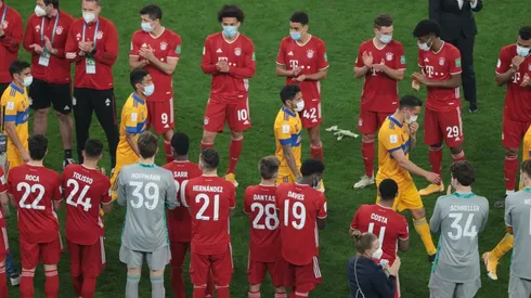 Bayern Múnich al momento que Tigres pasaba por su medalla de segundo lugar.