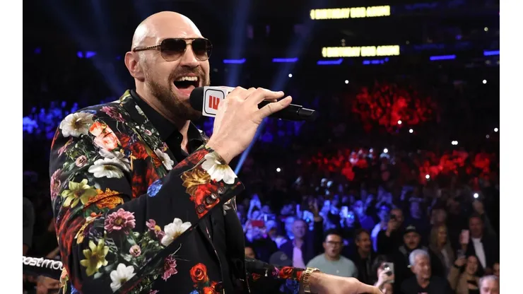 El campeón de peso pesado de UFC desafió a Tyson Fury