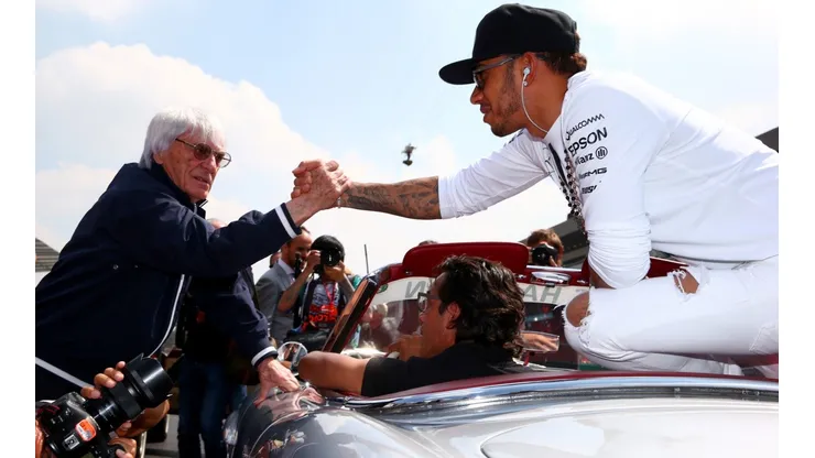 Bernie Ecclestone con Lewis Hamilton en 2015.