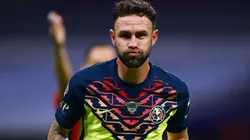 Layún recibió el jersey de CR7 en el Mundial de clubes de 2010