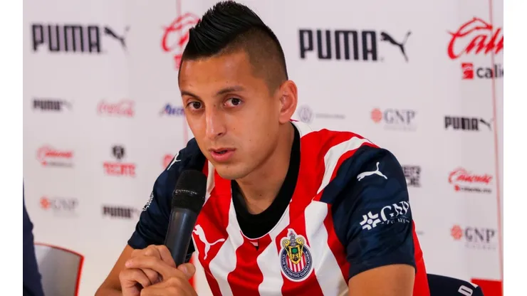 Alvarado comentó que es más rojiblanco que Reyes