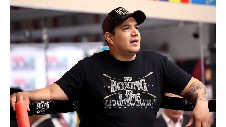 Eddy Reynoso fue elegido como el mejor entrenador del año por The Ring