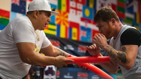 Eddy Reynoso tundió a David Benavidez.