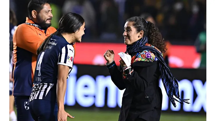 Eva Espejo y algunas de sus jugadoras se contagiaron de covid-19.