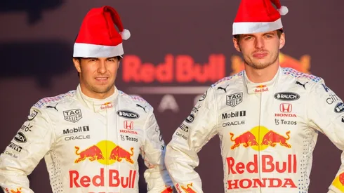 Max Verstappen y Checo Pérez celebran la navidad.