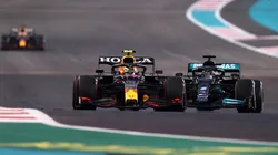"No es normal": Verstappen analizó la defensa de Checho sobre Hamilton