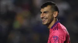 Patón rompió el silencio tras aventarle un peluche a Rayadas